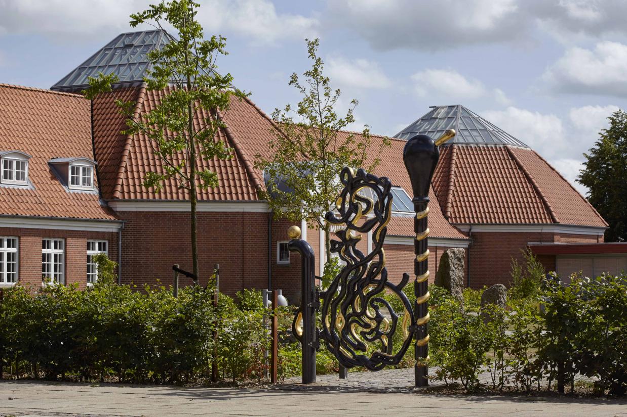 Bjørn Nørgaard: "Herkules og Hydraen" [Hercules and The Hydra], "Thors kamp med Midgårdsormen" [Thor's battle with The Midgaard Serpent", "Sankt Georg og Dragen" [Saint George and The Dragon], 2015. Vejen Art Museum