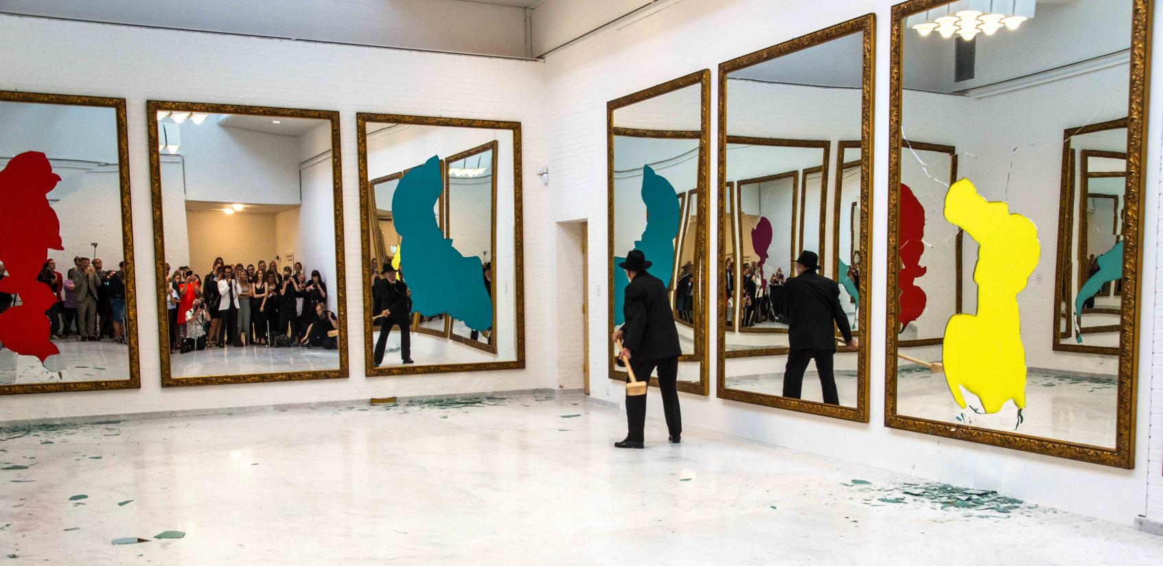 Michelangelo Pistoletto: Eleven Less One, 2016 Kunsten