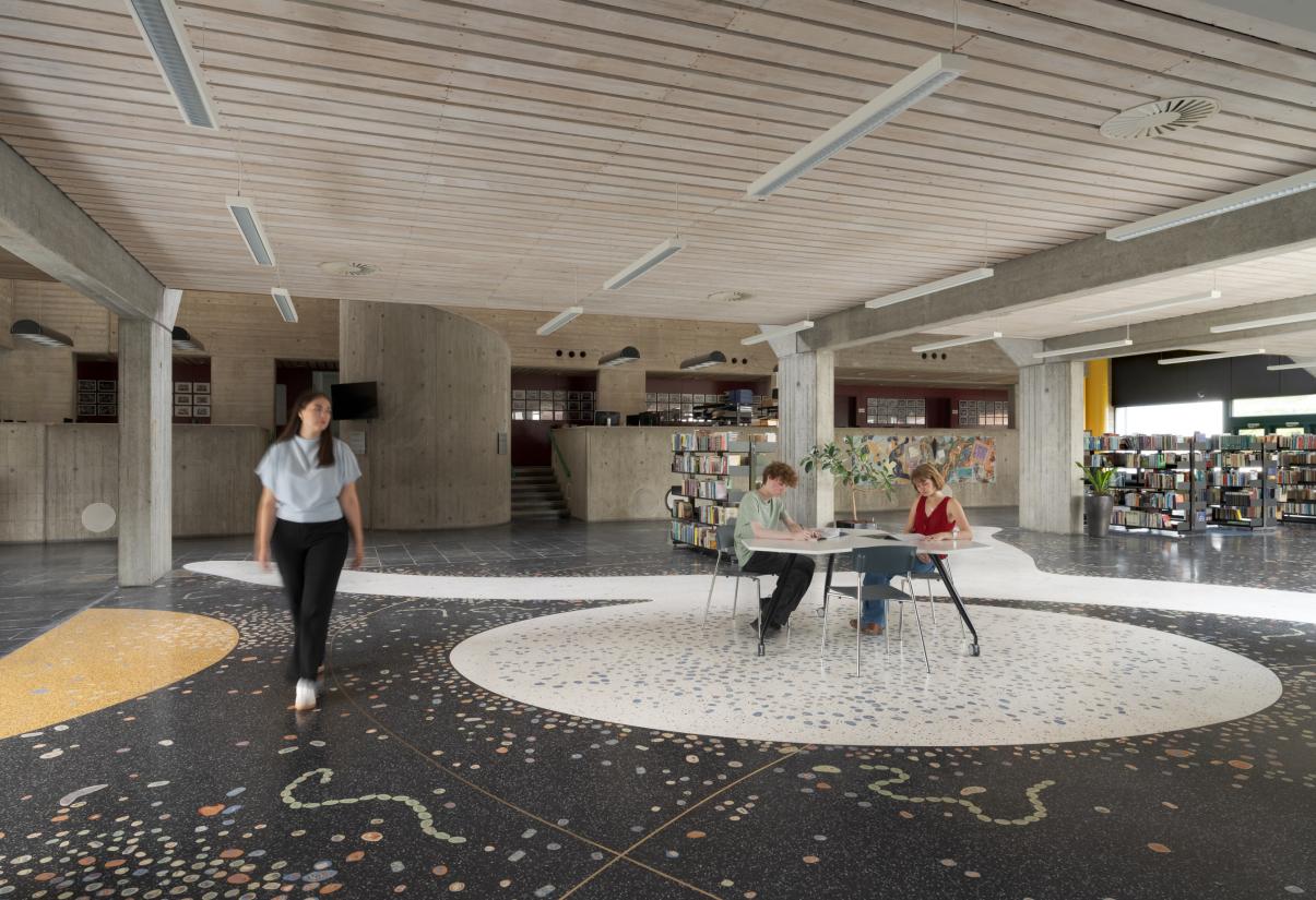 Levende jord af Amalie Smith på Viborg Gymnasium. Foto: David Stjernholm