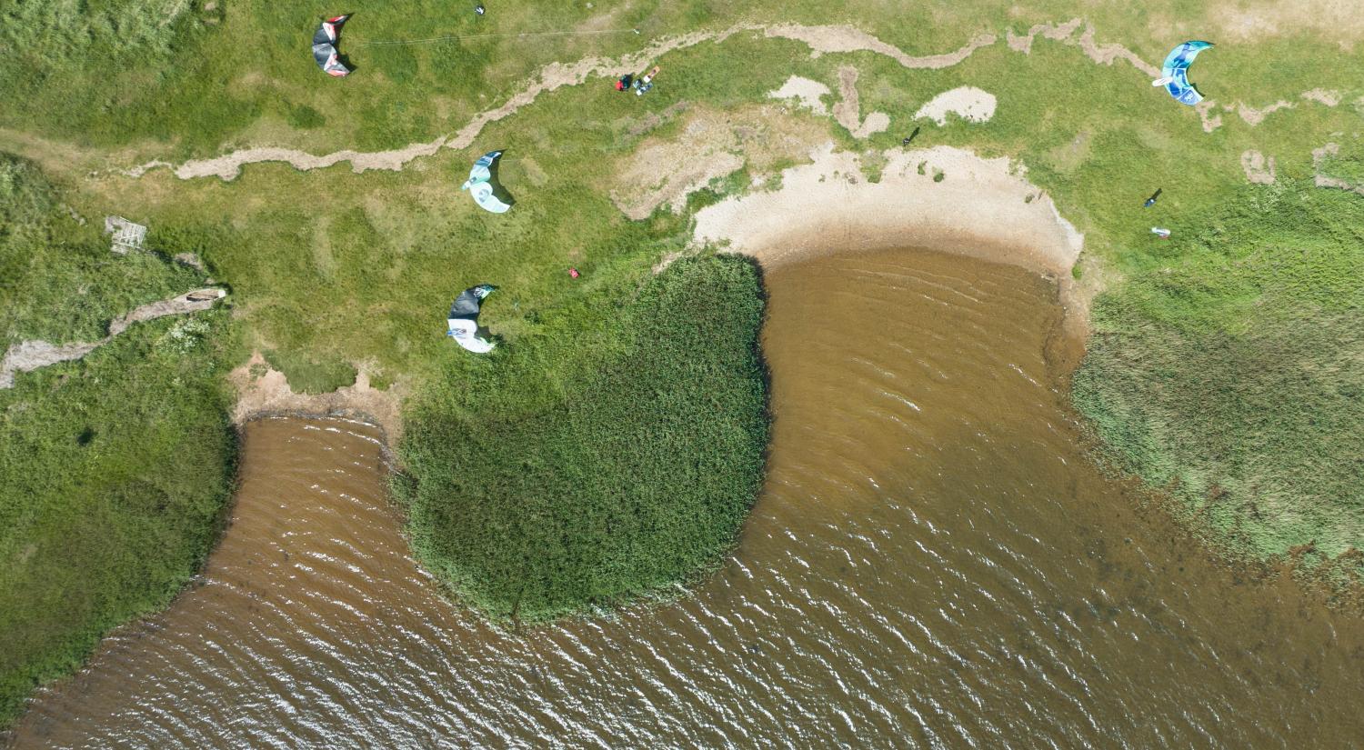 Kite-surfere ved Holmsland Surfspot
